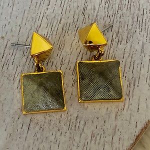 CUTE💚💚💚VINCE EARRINGS💚💚💚